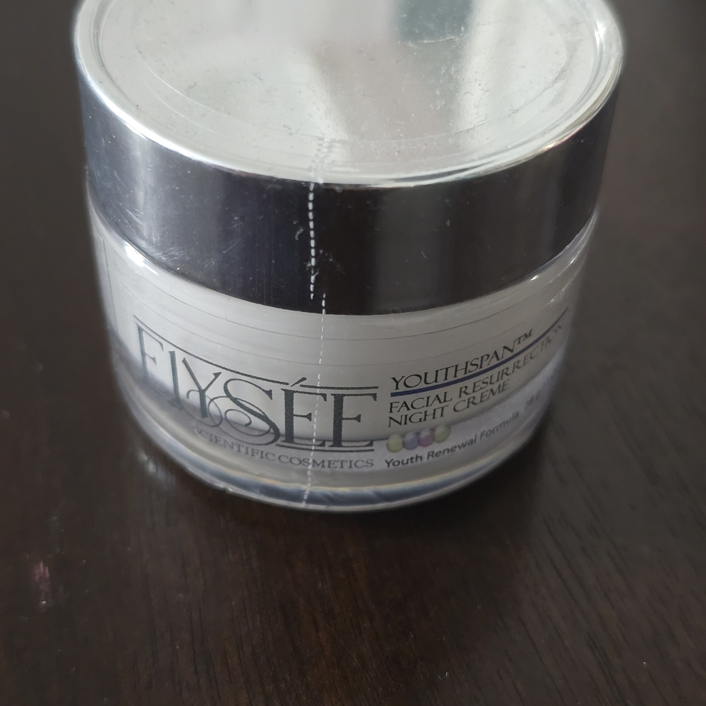 Youth Skincare Set with Blue and Silver Packaging - Picture 2 of 13